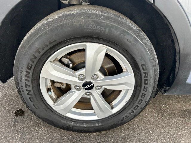 Used 2025 Kia Sorento LX FWD image 56