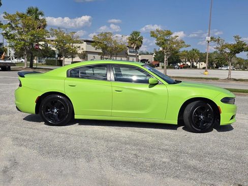 Used 2019 Dodge Charger SXT image 30