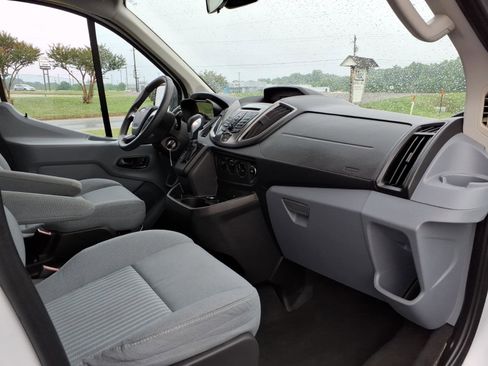 Used 2016 Ford Transit 350 XLT RWD image 9