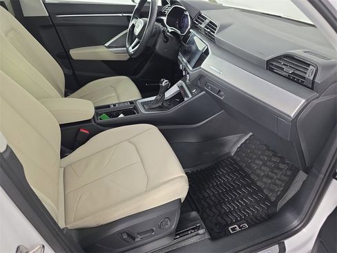 Used 2020 Audi Q3 2.0T Premium Plus w/ Premium Plus Package image 40