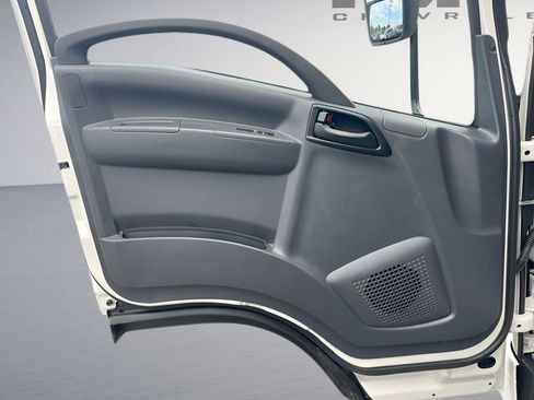 Used 2024 Chevrolet Low Cab Forward RWD image 19
