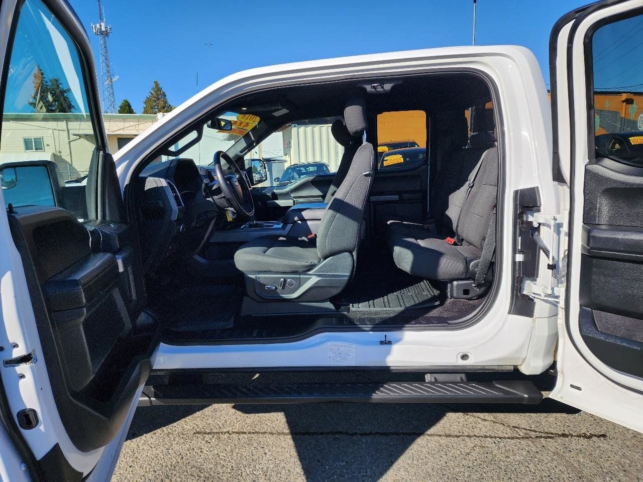 Used 2018 Ford F150 XLT w/ Equipment Group 302A Luxury AWD/4WD image 15