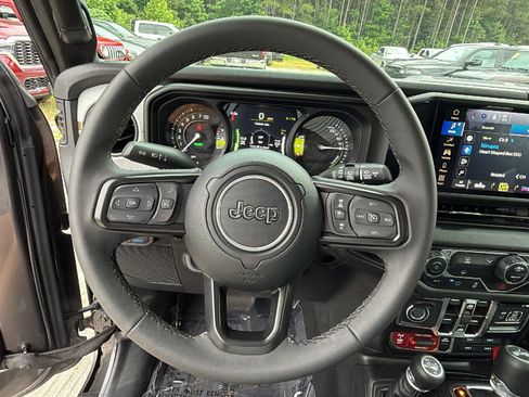 Used 2025 Jeep Wrangler Unlimited Sport S 4xe AWD/4WD image 26