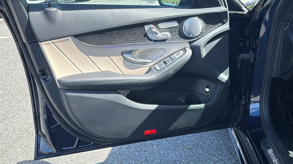 Used 2021 Mercedes-Benz C 300 4MATIC Sedan image 9