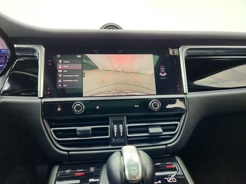 Used 2022 Porsche Macan image 24