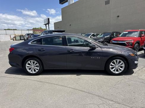 Used 2025 Chevrolet Malibu LT FWD image 2