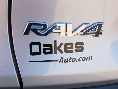Used 2019 Toyota RAV4 XLE image 18