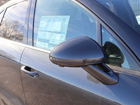 New 2026 Porsche Macan image 15