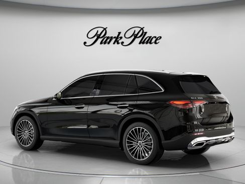 Used 2026 Mercedes-Benz GLC 300 4MATIC image 12