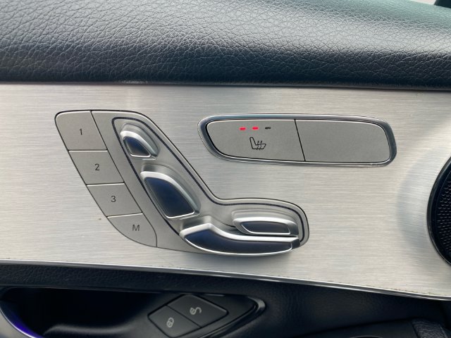 Used 2020 Mercedes-Benz GLC 300 image 18