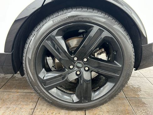 Used 2023 Land Rover Discovery HSE R-Dynamic AWD/4WD image 38