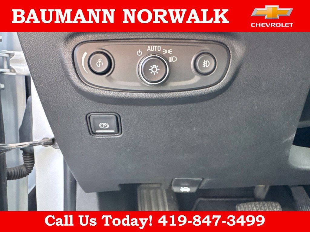 Used 2022 GMC Terrain SLT AWD/4WD image 17