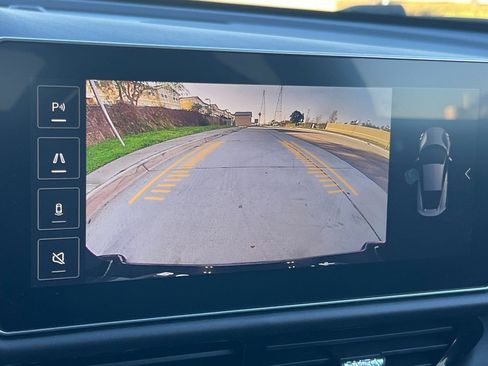 Used 2024 Lotus Emira First Edition image 18