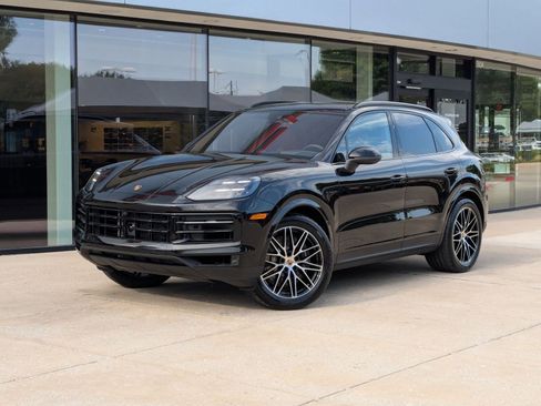 New 2025 Porsche Cayenne E-Hybrid image 1