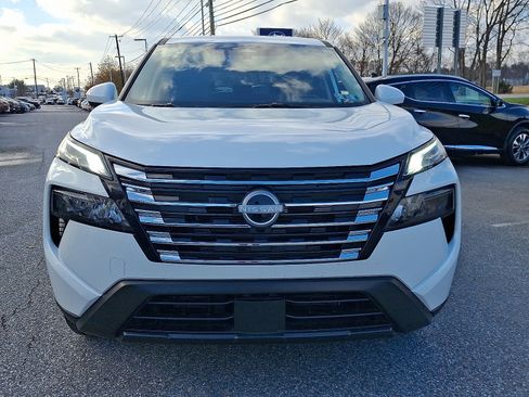 Certified 2025 Nissan Rogue SV image 2