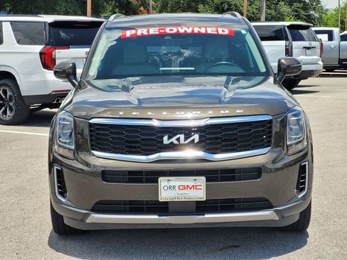 Used 2022 Kia Telluride S FWD image 3