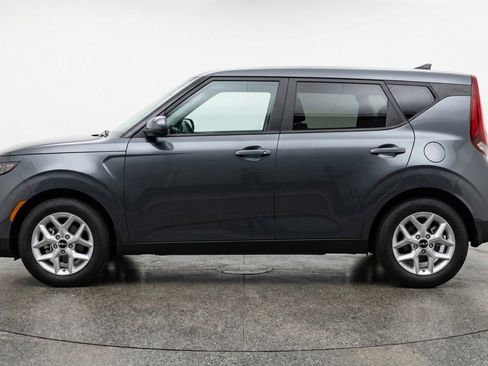 Used 2025 Kia Soul LX w/ LX Technology Package FWD image 5