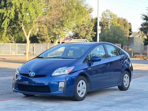 Used 2010 Toyota Prius Five image 1