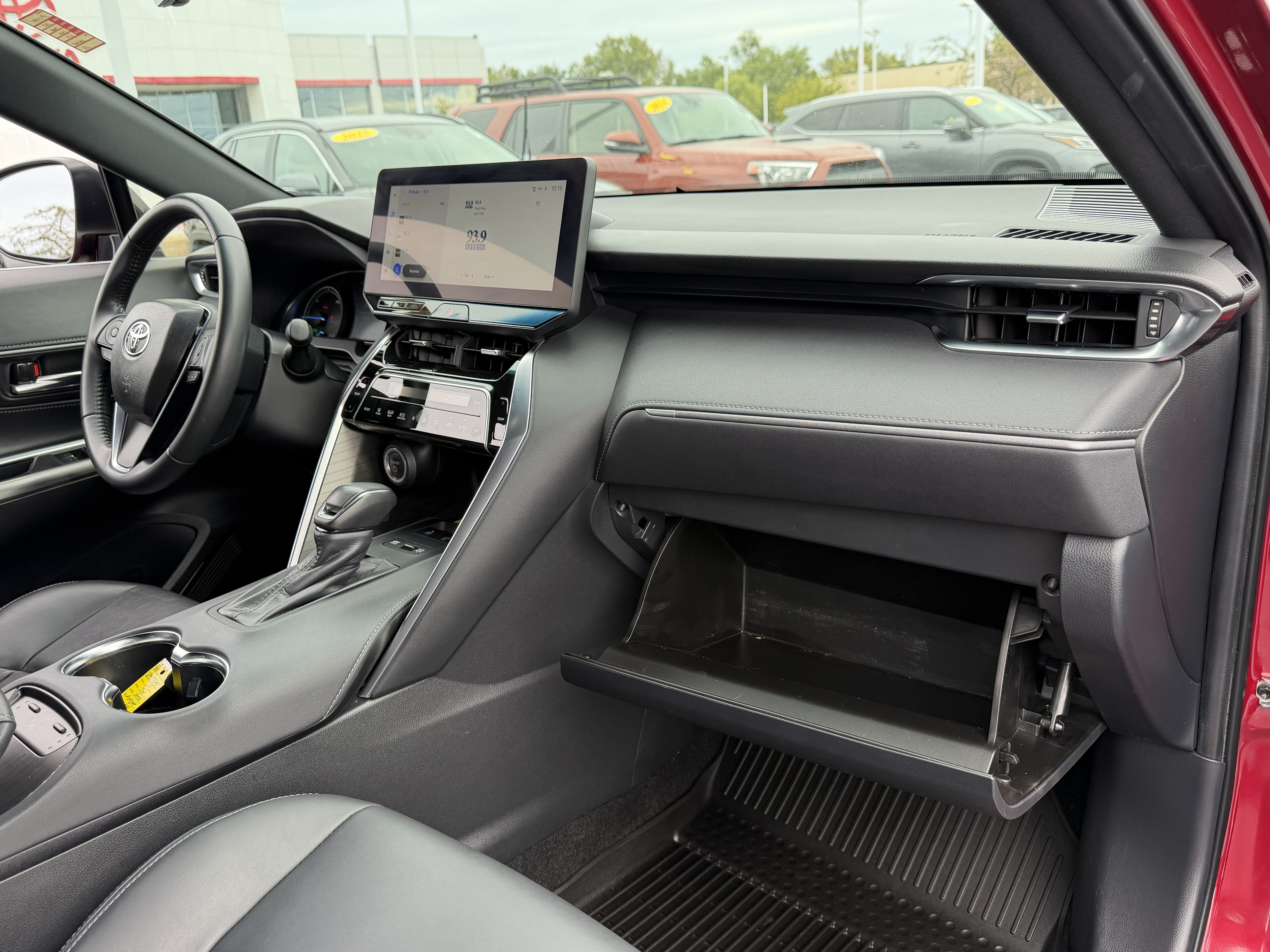 Used 2023 Toyota Venza Nightshade AWD/4WD image 11