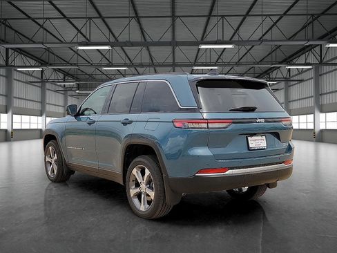 New 2026 Jeep Grand Cherokee Limited w/ MOPAR Finishing Package RWD image 3