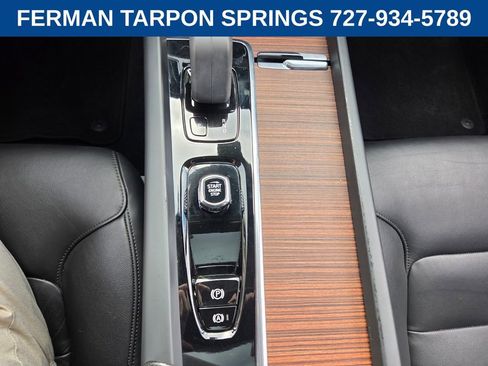 Certified 2022 Volvo S60 B5 Momentum image 28