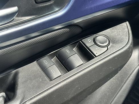 Used 2025 Chevrolet Equinox EV LT FWD image 15