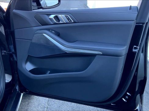 Used 2022 BMW X5 xDrive40i w/ Premium Package image 23