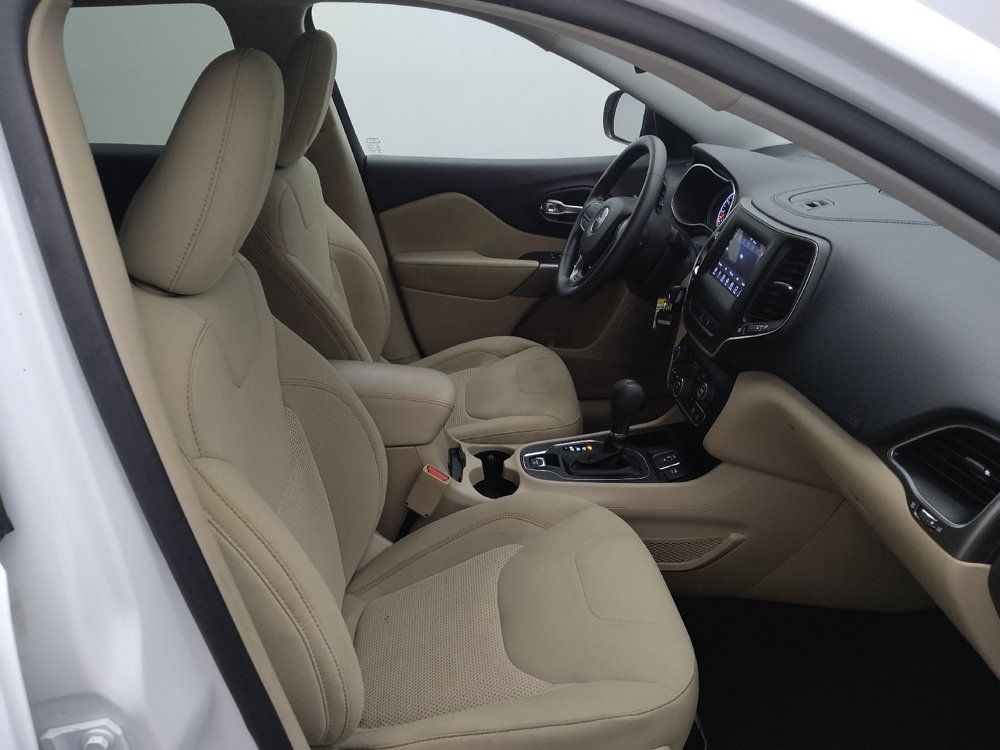 Used 2021 Jeep Cherokee Latitude FWD image 21