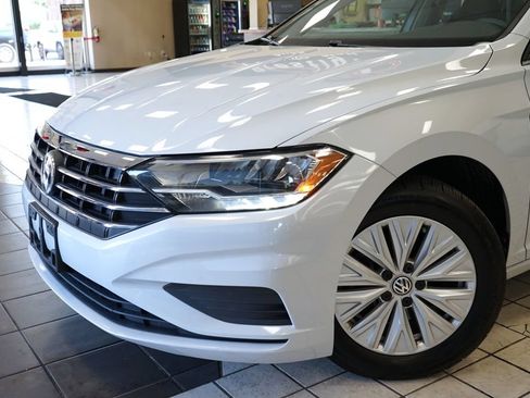Used 2019 Volkswagen Jetta R-Line FWD image 20