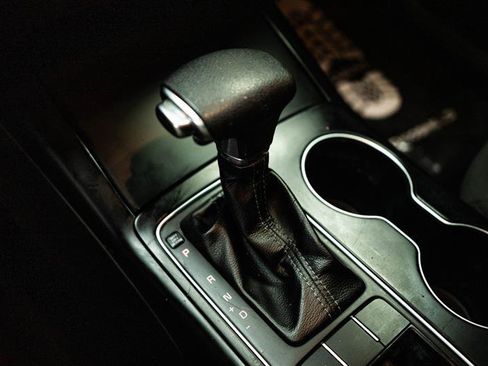 Used 2019 Kia Sorento FWD image 18