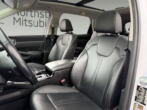 Used 2023 Kia Sorento SX image 18