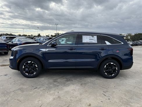 New 2026 Kia Sorento S w/ S Panoramic Sunroof Package image 7