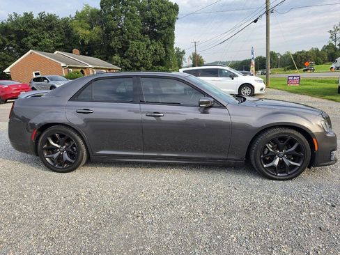 Used 2022 Chrysler 300 S w/ Comfort Group RWD image 4