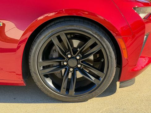 Used 2018 Chevrolet Camaro SS image 33