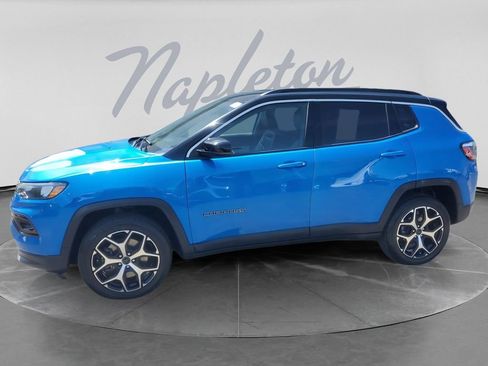 Used 2025 Jeep Compass Limited AWD/4WD image 4