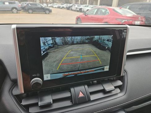 Used 2025 Toyota RAV4 XLE image 22