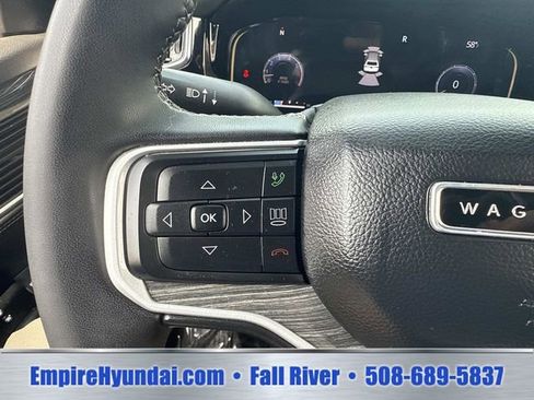 Used 2022 Jeep Wagoneer Series II AWD/4WD image 29