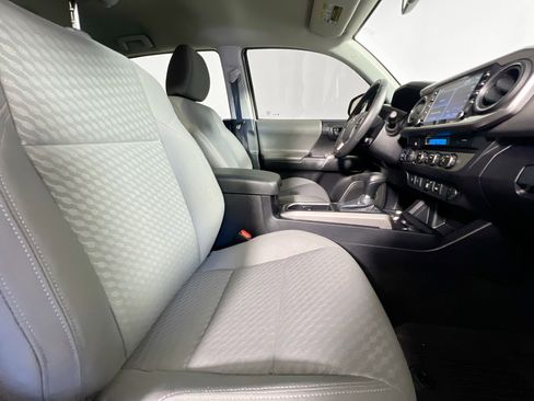 Used 2023 Toyota Tacoma SR5 w/ Technology Package AWD/4WD image 31