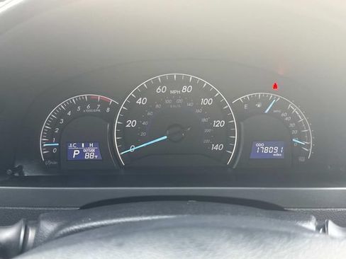 Used 2012 Toyota Camry XLE FWD image 39