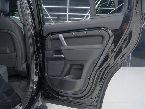 Used 2023 Land Rover Defender 110 V8 image 49