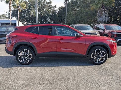 New 2026 Chevrolet Trax RS w/ Driver Confidence Package image 2