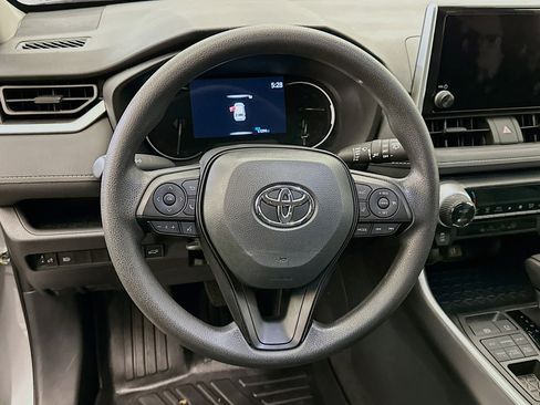 Used 2025 Toyota RAV4 XLE image 18
