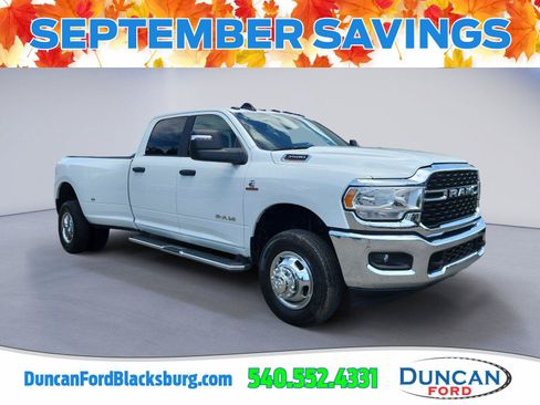 Used 2024 RAM 3500 Big Horn AWD/4WD image 1