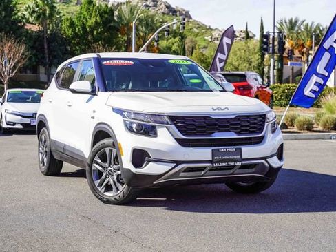Certified 2023 Kia Seltos LX image 2