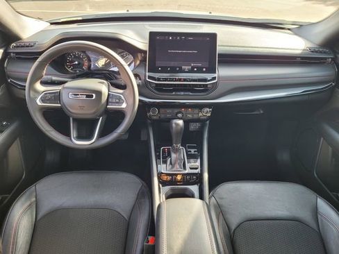 Used 2024 Jeep Compass Trailhawk image 9