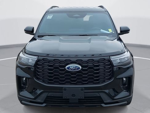 Used 2025 Ford Explorer ST-Line w/ Premium Package image 2