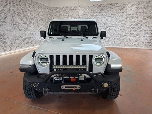 Used 2020 Jeep Gladiator Overland AWD/4WD image 2