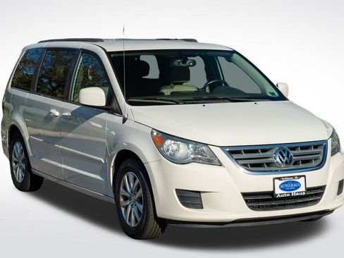 Used 2012 Volkswagen Routan SE image 8