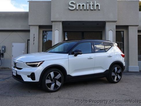 Certified 2023 Volvo XC40 Recharge Ultimate image 1