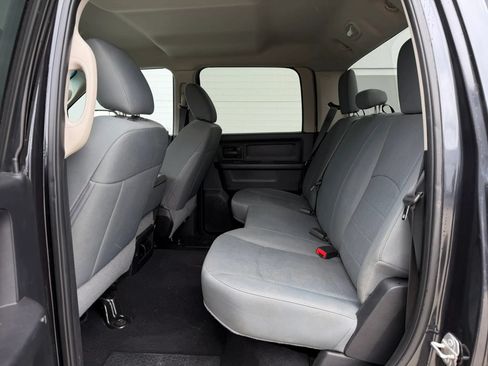 Used 2018 RAM 2500 Tradesman w/ Chrome Appearance Group AWD/4WD image 11